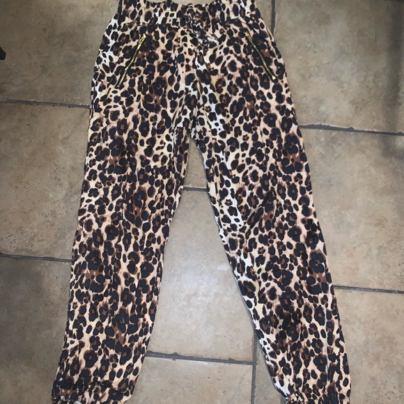 Bebe leopard print pants - Picture 7 of 7